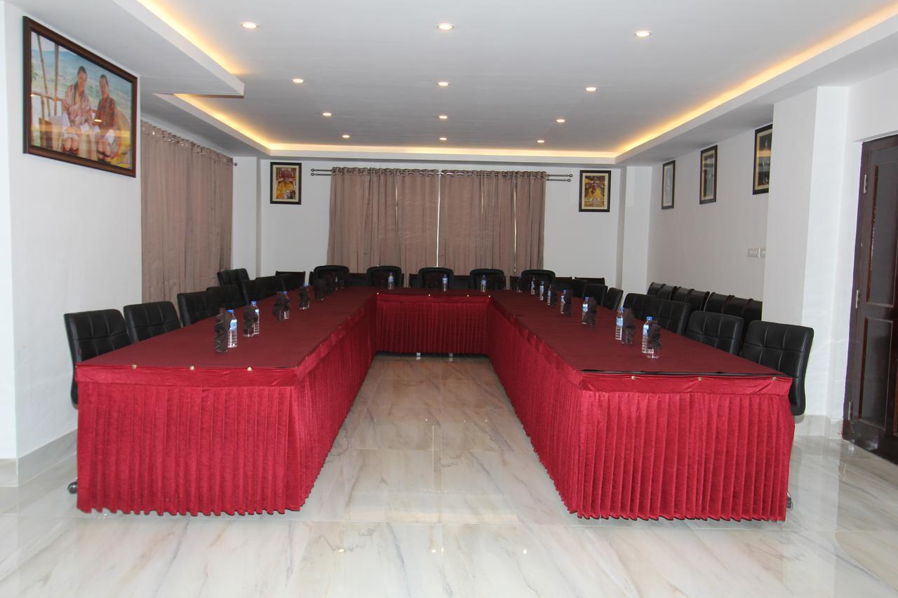 Riverside Hotel Тхимпху Екстериор снимка