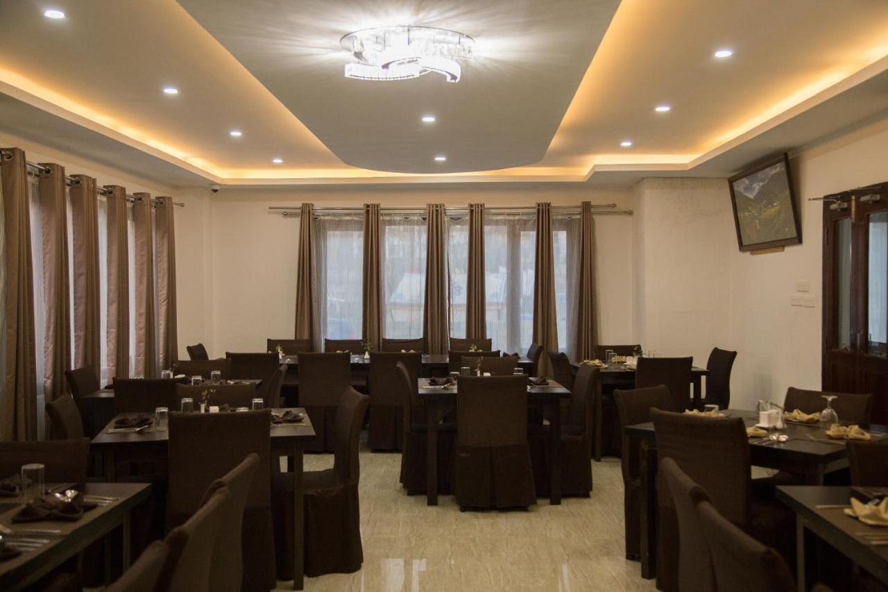 Riverside Hotel Тхимпху Екстериор снимка