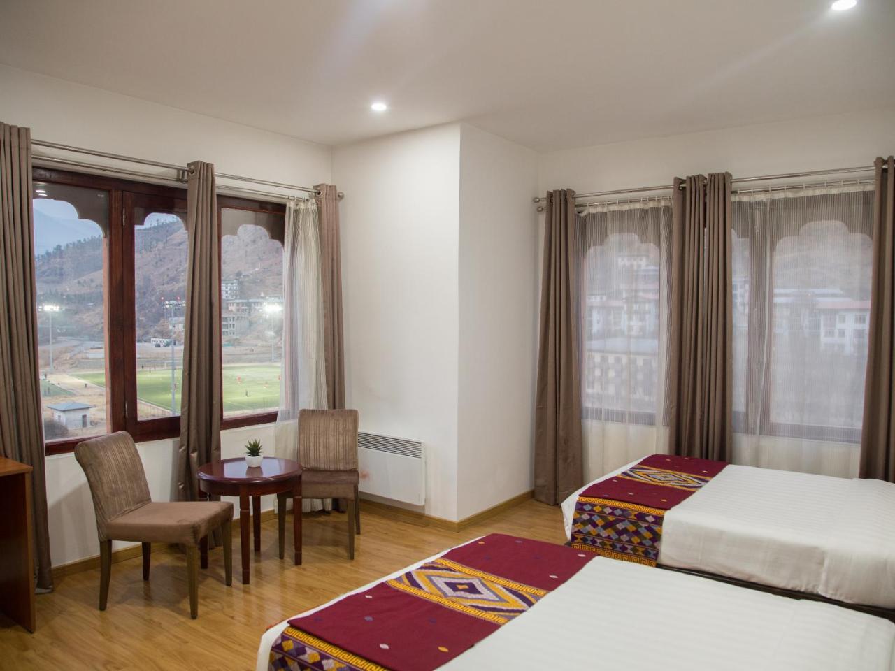 Riverside Hotel Тхимпху Екстериор снимка