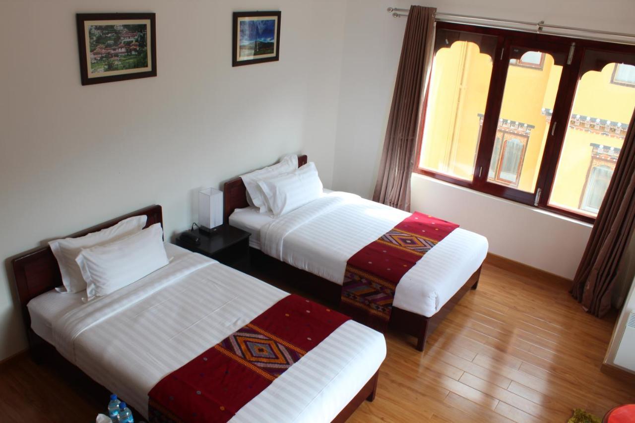 Riverside Hotel Тхимпху Екстериор снимка