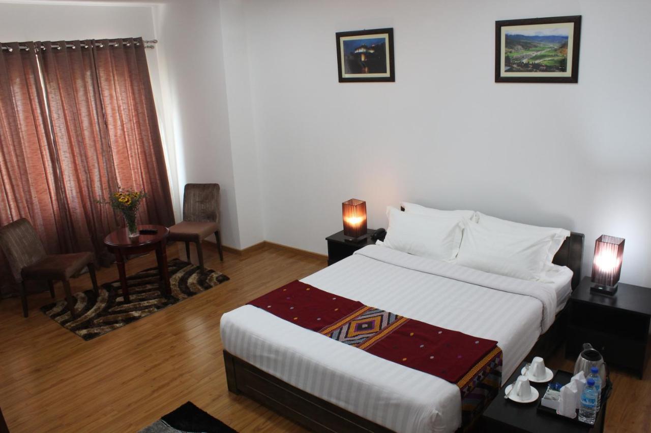 Riverside Hotel Тхимпху Екстериор снимка
