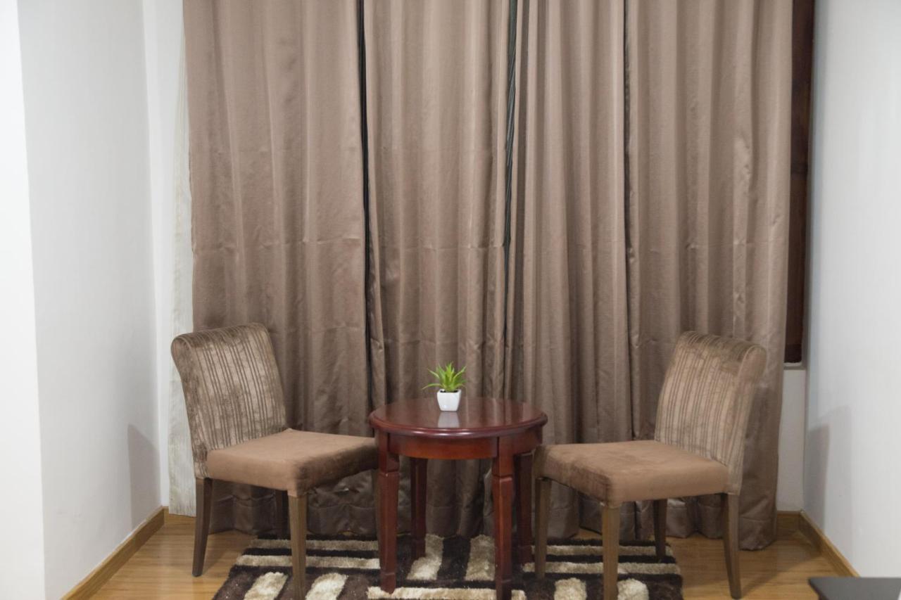 Riverside Hotel Тхимпху Екстериор снимка