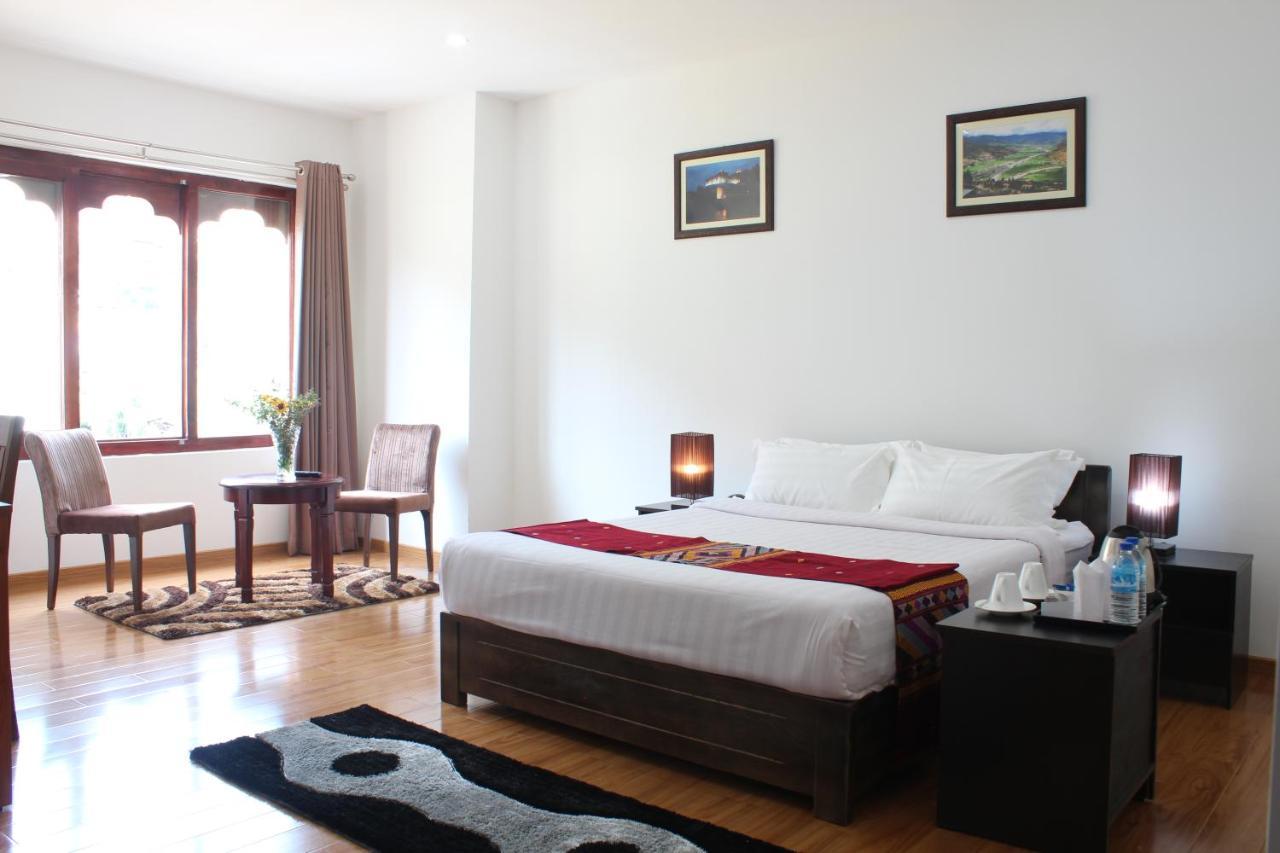 Riverside Hotel Тхимпху Екстериор снимка